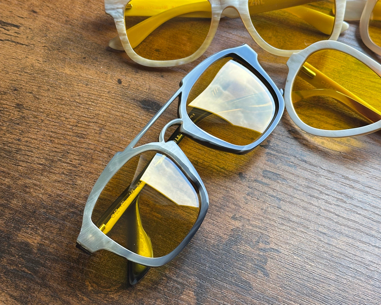 963 / Horn Dark Mix / Day Lens