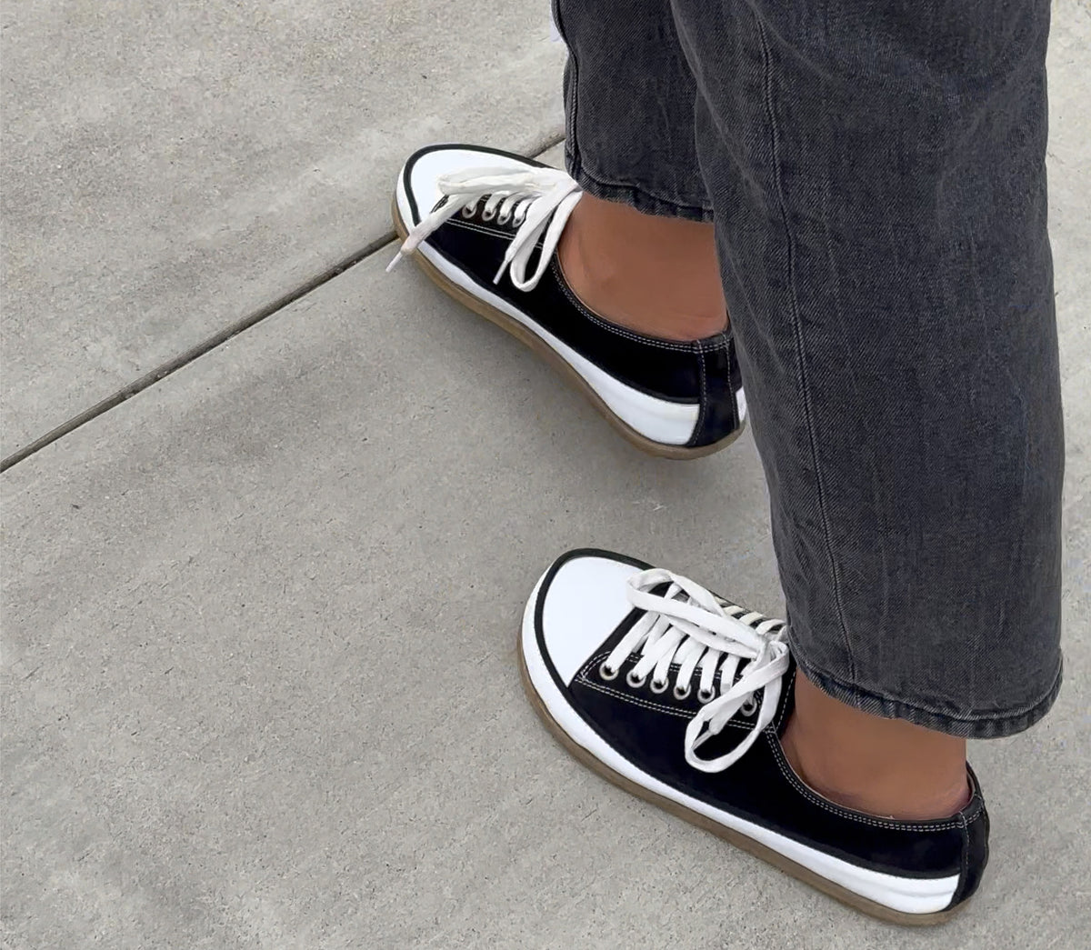 Arka Lo / Black Nubuck & Ivory Leather / Womens