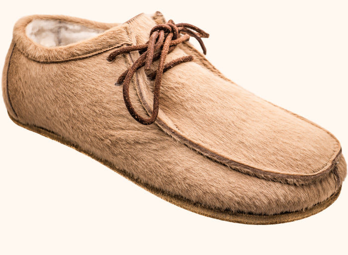 Rhizal Miro men's shoe in tan cowhide, three-quarter front view on white background, showing sheepskin lining at collar and leather lace