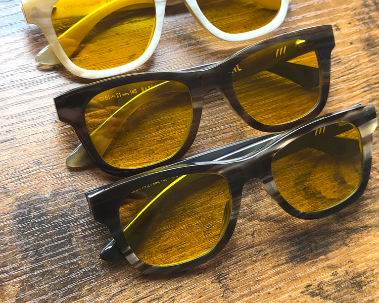 432 / Horn Dark Mix / Day Lens