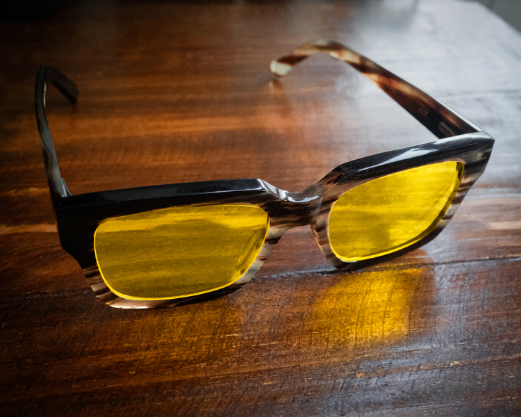 369 / Horn Dark Mix / Day Lens