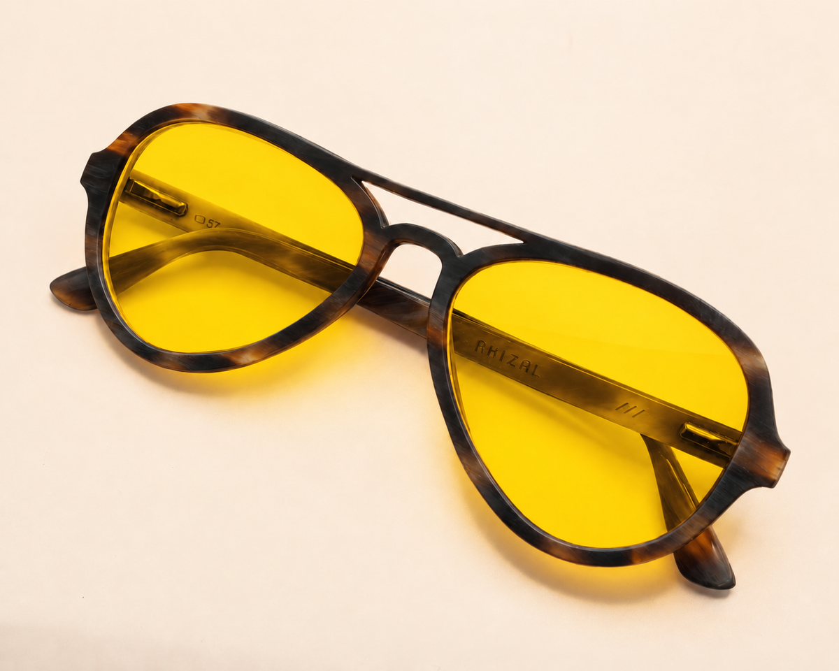 RHIZAL 528 / Horn Dark Mix with yellow day lenses